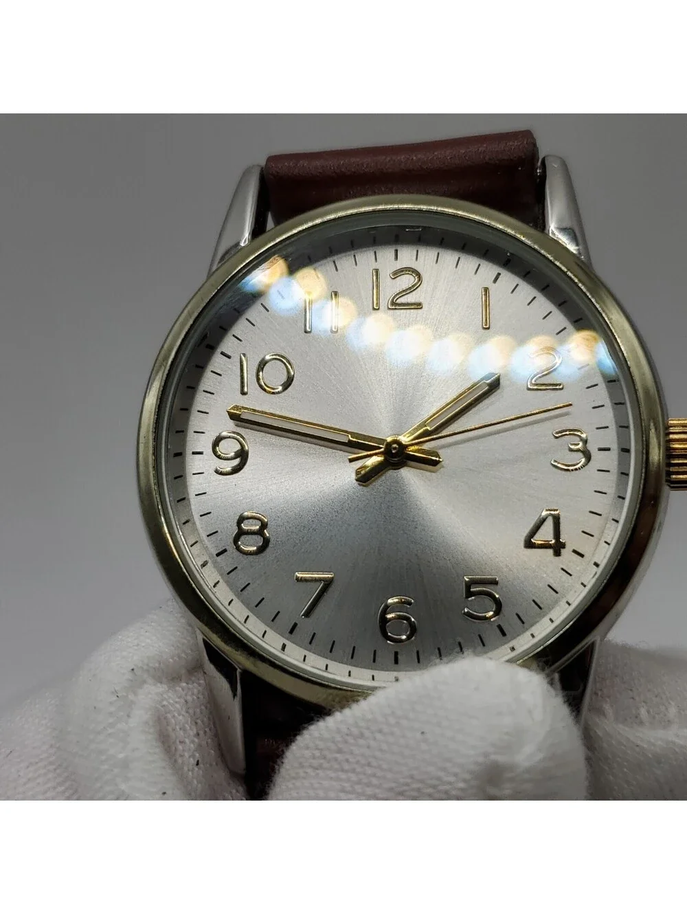 Unbranded Quartz Womens Watch 33mm Silver Tone Brown Leather Band New Battery